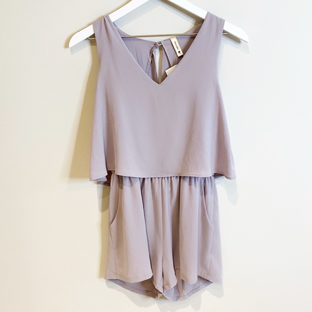 NWT Tyche Dove Grey V-Neck Tiered Romper